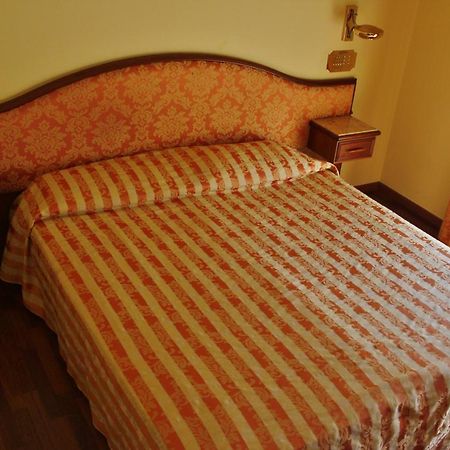 Hotel Valdaso 佩达索 外观 照片