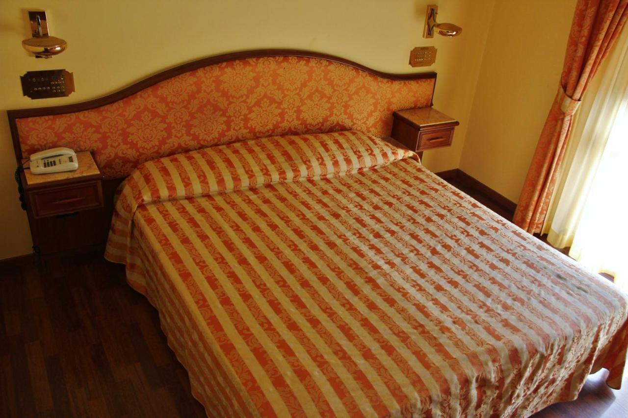 Hotel Valdaso 佩达索 外观 照片